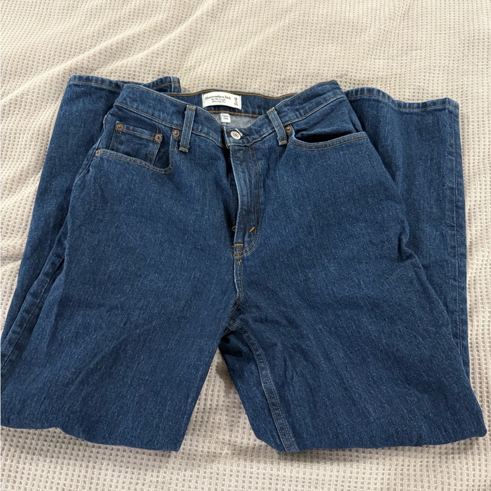 NWOT Abercrombie & Fitch curve love 90’s straight ultra high rise dark wash jean